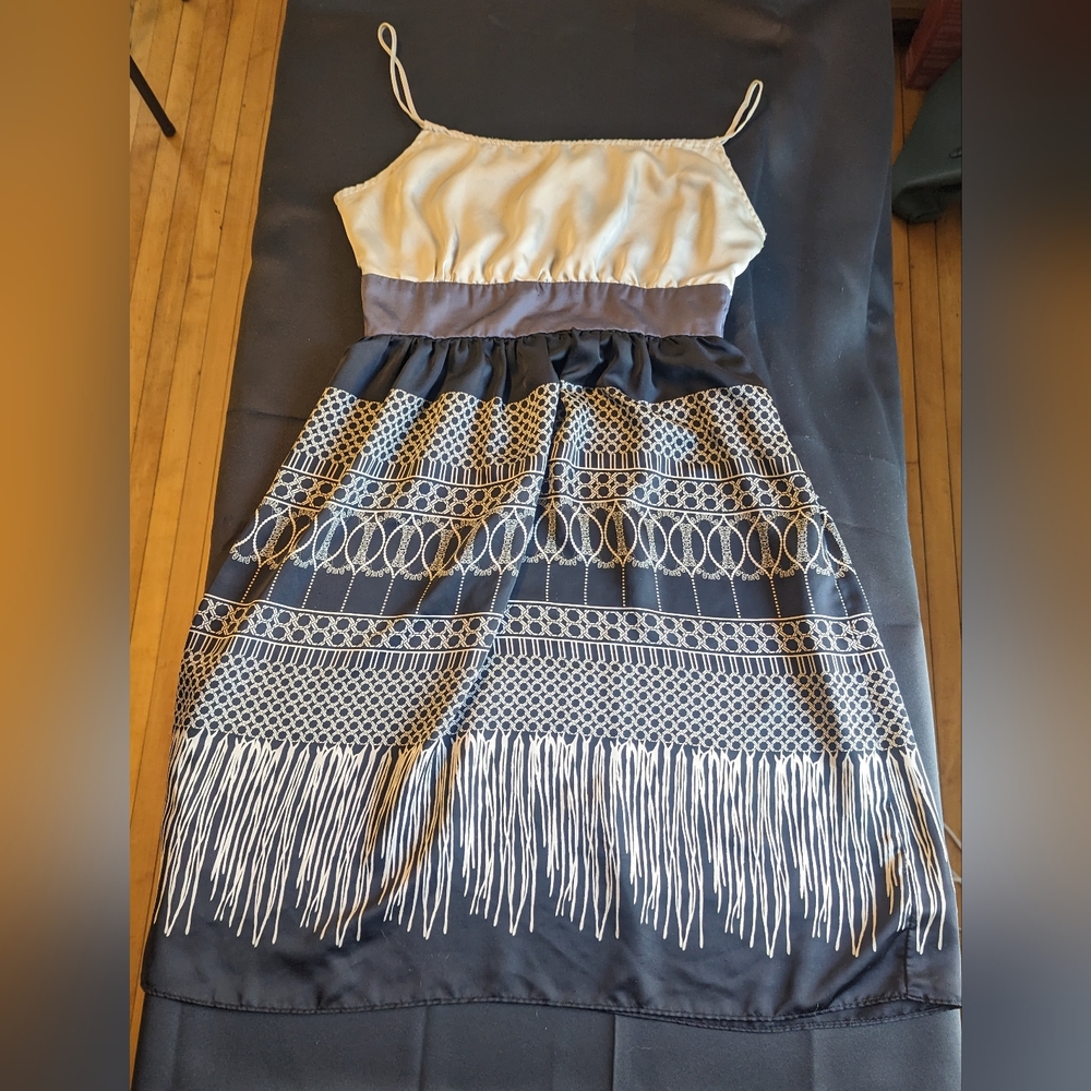 Knee-length spaghetti strapped dress